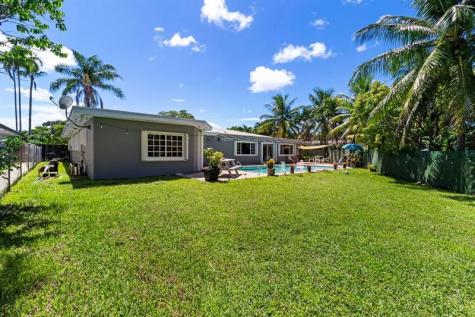 19885 NE 22nd Avenue Miami FL 33180