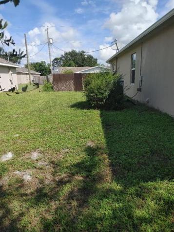 313 NE Glentry Avenue Port St Lucie FL 34983