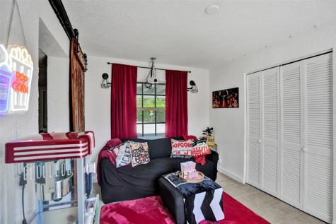 90 NE 26th Street Wilton Manors FL 33305