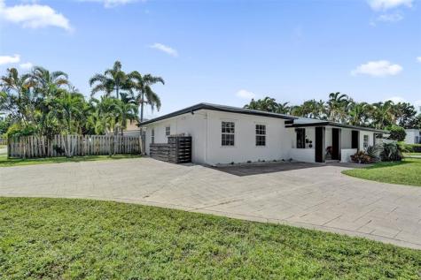 90 NE 26th Street Wilton Manors FL 33305