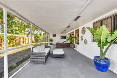 8871 NW 3rd Street Pembroke Pines FL 33024