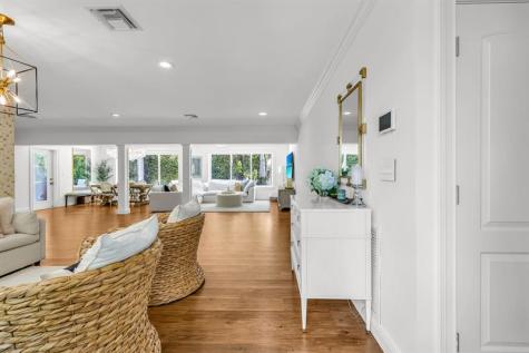 2800 NE 21st Avenue Lighthouse Point FL 33064