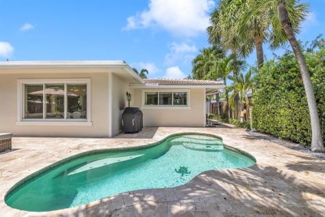 2800 NE 21st Avenue Lighthouse Point FL 33064