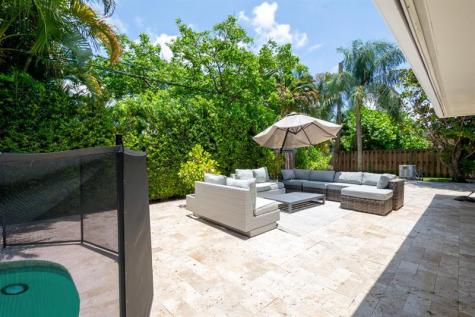 2800 NE 21st Avenue Lighthouse Point FL 33064