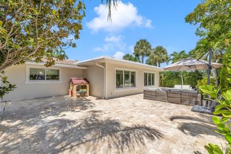 2800 NE 21st Avenue Lighthouse Point FL 33064