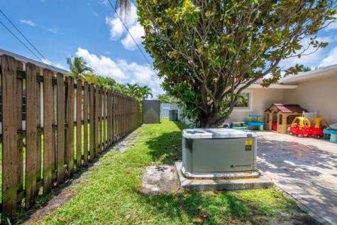 2800 NE 21st Avenue Lighthouse Point FL 33064