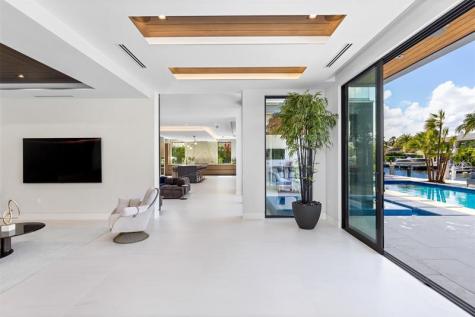 2733 NE 16th Street Fort Lauderdale FL 33304