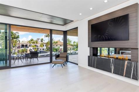 2733 NE 16th Street Fort Lauderdale FL 33304