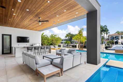 2733 NE 16th Street Fort Lauderdale FL 33304