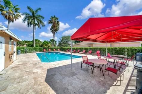 4046 Eastridge Circle Deerfield Beach FL 33064