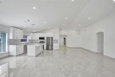 4966 SW 33rd Terrace Hollywood FL 33312