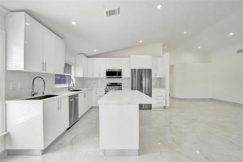 4966 SW 33rd Terrace Hollywood FL 33312