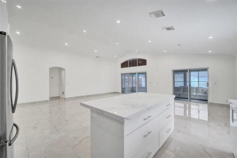 4966 SW 33rd Terrace Hollywood FL 33312