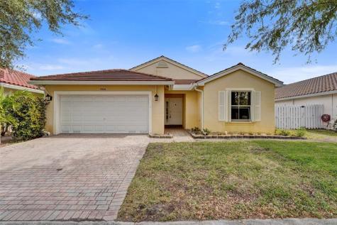 4966 SW 33rd Terrace Hollywood FL 33312