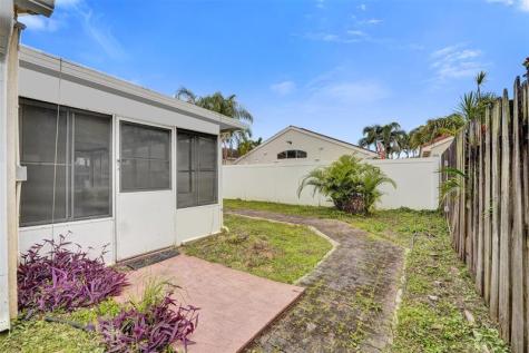 4966 SW 33rd Terrace Hollywood FL 33312