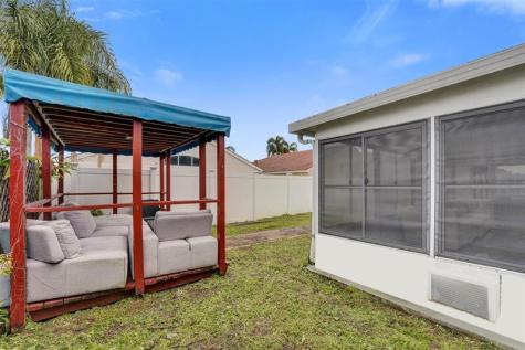 4966 SW 33rd Terrace Hollywood FL 33312