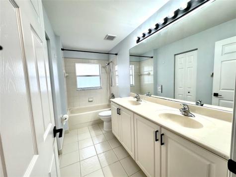 1886 Grey Falcon Circle SW Vero Beach FL 32962