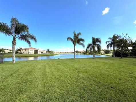1886 Grey Falcon Circle SW Vero Beach FL 32962