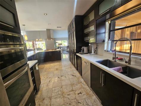 19975 NE 10th Place Way Miami FL 33179