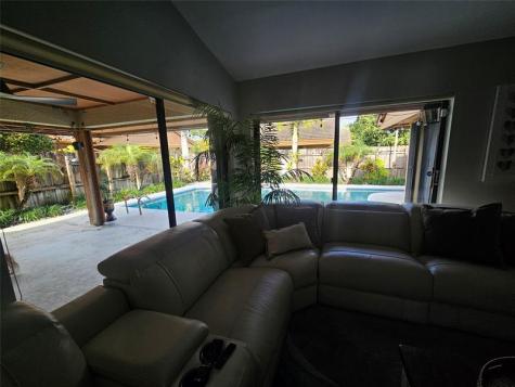 19975 NE 10th Place Way Miami FL 33179