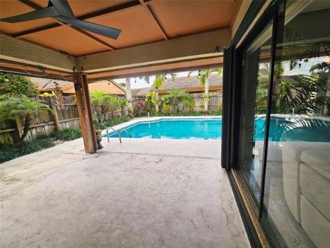 19975 NE 10th Place Way Miami FL 33179