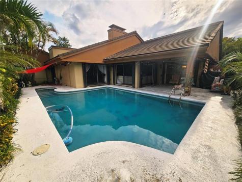 19975 NE 10th Place Way Miami FL 33179