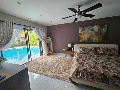 19975 NE 10th Place Way Miami FL 33179