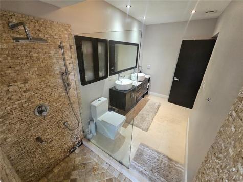 19975 NE 10th Place Way Miami FL 33179