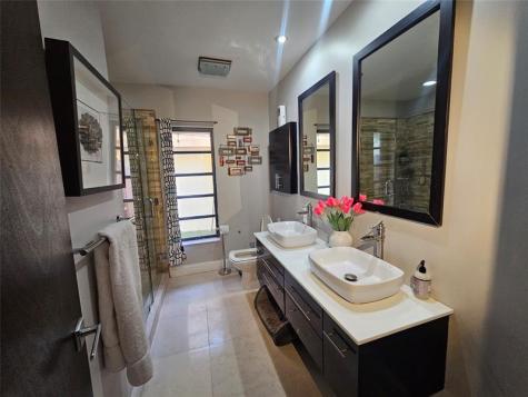 19975 NE 10th Place Way Miami FL 33179