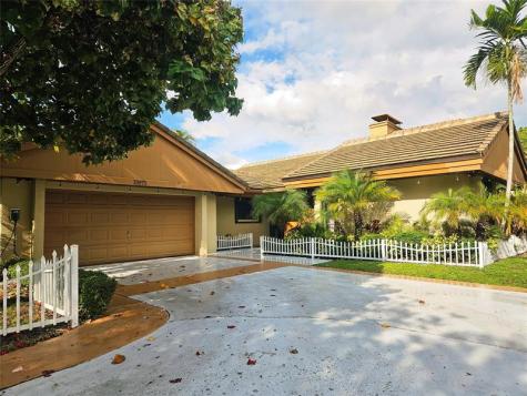 19975 NE 10th Place Way Miami FL 33179