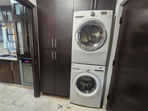 19975 NE 10th Place Way Miami FL 33179