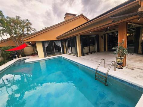 19975 NE 10th Place Way Miami FL 33179