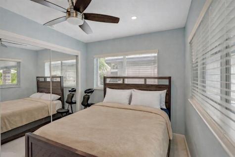 1580 NE 34th Street Oakland Park FL 33334