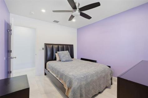 1580 NE 34th Street Oakland Park FL 33334