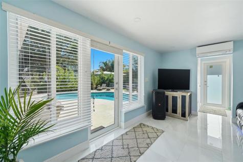 1580 NE 34th Street Oakland Park FL 33334