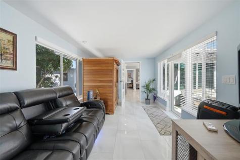 1580 NE 34th Street Oakland Park FL 33334