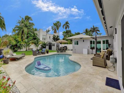 1580 NE 34th Street Oakland Park FL 33334