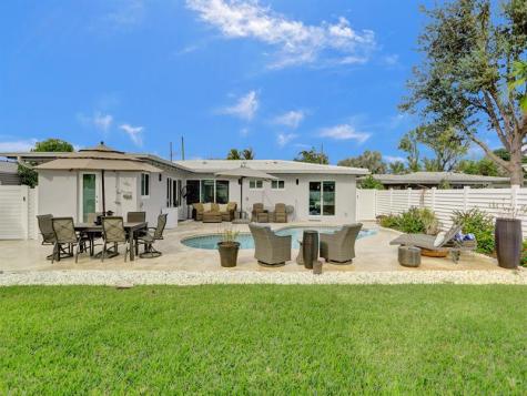 1580 NE 34th Street Oakland Park FL 33334