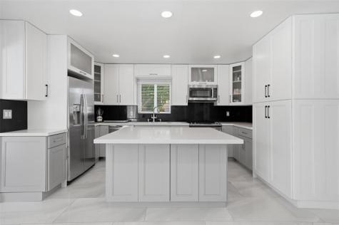 1580 NE 34th Street Oakland Park FL 33334