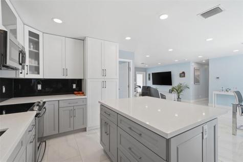 1580 NE 34th Street Oakland Park FL 33334