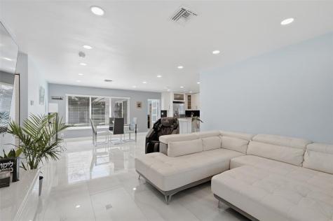 1580 NE 34th Street Oakland Park FL 33334