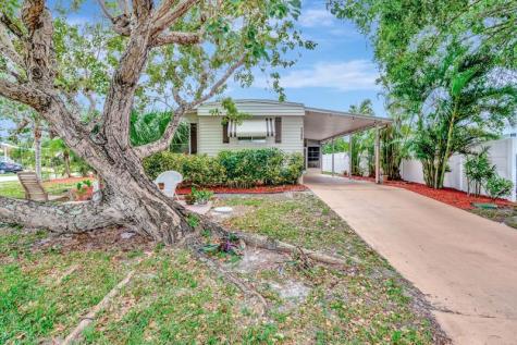 7184 SE Redbird Circle Hobe Sound FL 33455