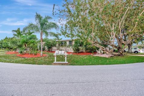 7184 SE Redbird Circle Hobe Sound FL 33455