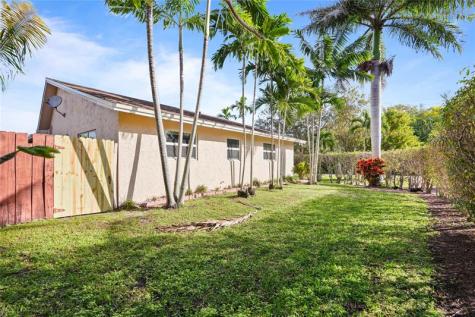 417 SE 4th Street Dania Beach FL 33004