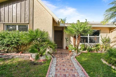 417 SE 4th Street Dania Beach FL 33004