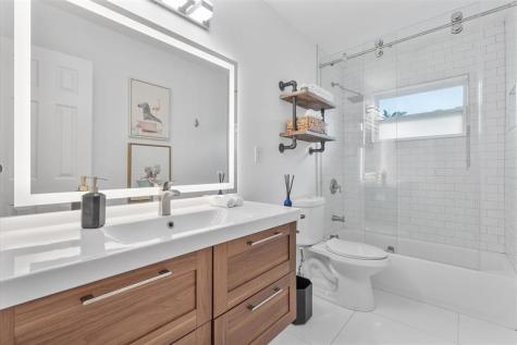 4421 NE 16th Avenue Oakland Park FL 33334