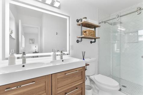4421 NE 16th Avenue Oakland Park FL 33334