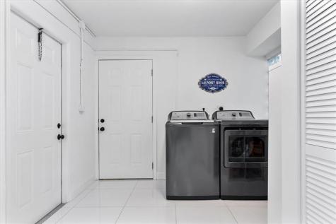 4421 NE 16th Avenue Oakland Park FL 33334