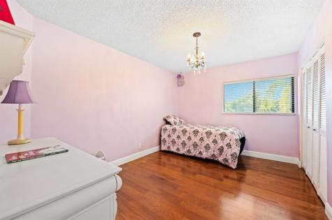 1260 Fairfax Court Weston FL 33326