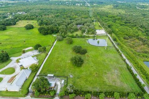 4560 S 25th Street Fort Pierce FL 34981